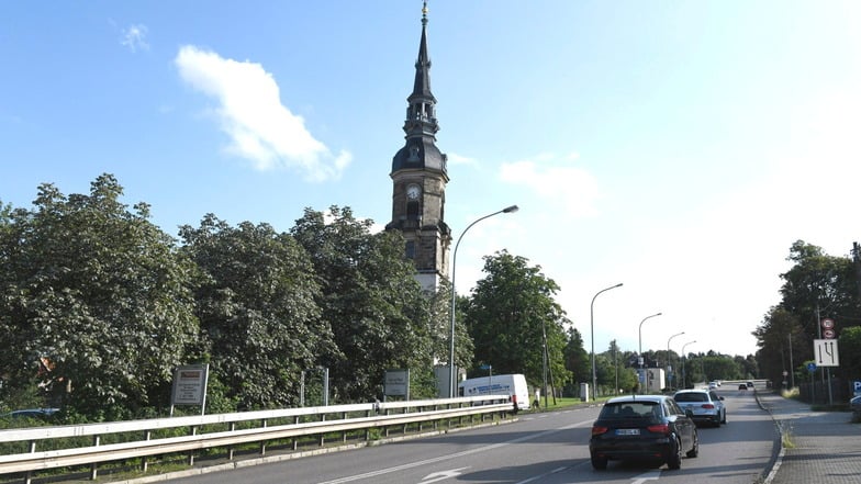 Die Bauleute ziehen weiter: Ab Ende dieser Woche bekommt die vielfrequentierte B170 unterhalb der Kirche in Possendorf eine neue Fahrbahn. Das hat Auswirkungen auf den Verkehr.