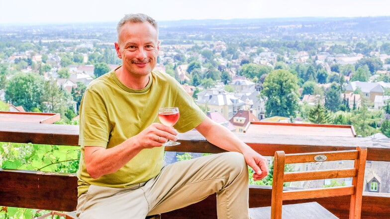 Carsten Puhlmann betreibt gemeinsam mit Helge Schröder die Besenschänke Haselbusch in Radebeul. Sein Motto: "Einfach genießen".