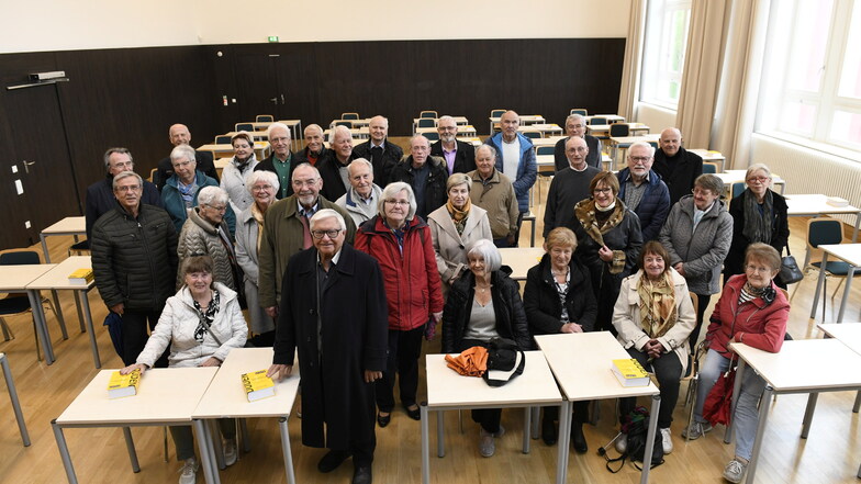 Klassentreffen in Freital nach 60 Jahren: "Ein Stuhl, ein Tisch und Du"