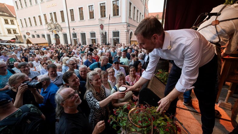 Sachsens Regierungschef tat es dem Görlitzer OB gleich.