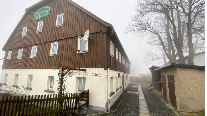 Das Müllerhaus in Kottmarsdorf wird saniert. Es gehört zum Areal der Bockwindmühle.