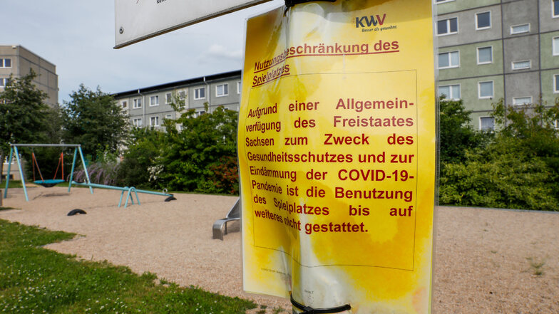 Auf diesem Spielplatz im Olbersdorfer Neubaugebiet am Grundbachtal ist spielen immer noch verboten.