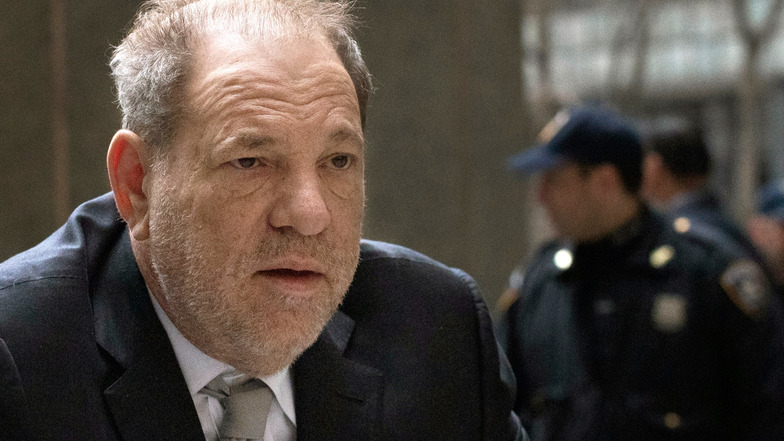 Ein Gericht in New York hat die historische Verurteilung des ehemaligen Filmmoguls Harvey Weinstein wegen Sexualverbrechen aufgehoben.