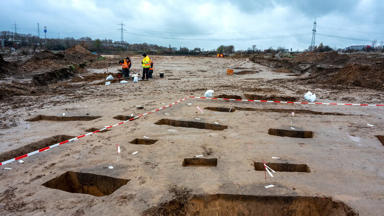 Seit Herbst vergangenen Jahres graben die Archäologen am Platz des künftigen Hauptgebäudes von Karls Erlebnis-Dorf.