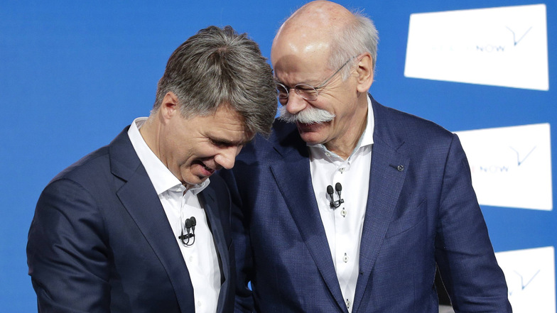 Daimler-Chef Dieter Zetsche (r) und BMW-Chef Harald Krüger (l).