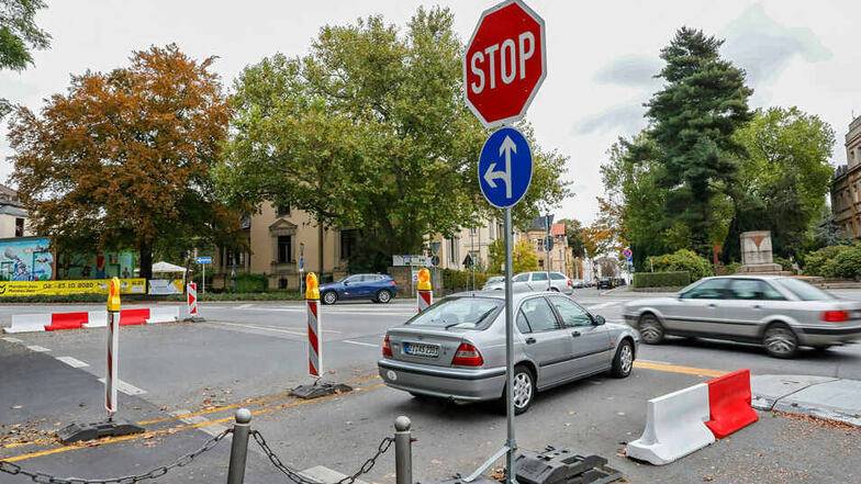 Eng geht es seit drei Monaten auf der Kreuzung Stadtring/Frauen-/Rosa-Luxemburg-Straße in Zittau zu. Seit dem läuft ein Verkehrsversuch.
