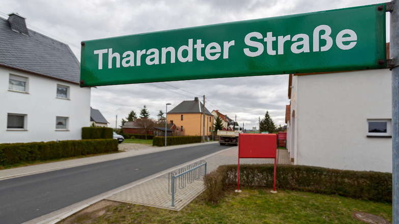 Die Tharandter Straße in Oberhermsdorf.
