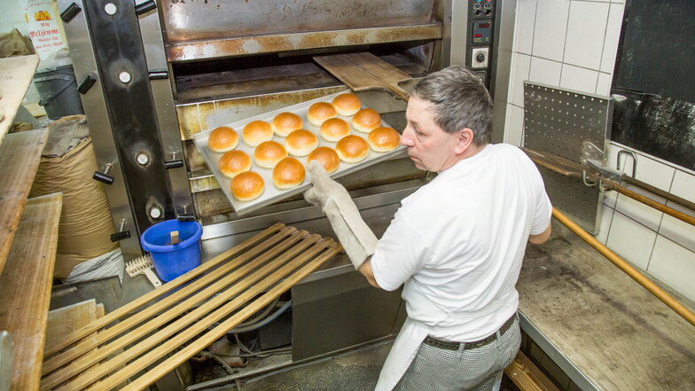 In der Bäckerei Gerber in Förstgen arbeitet Bäckermeister und Inhaber Uwe Kopke.