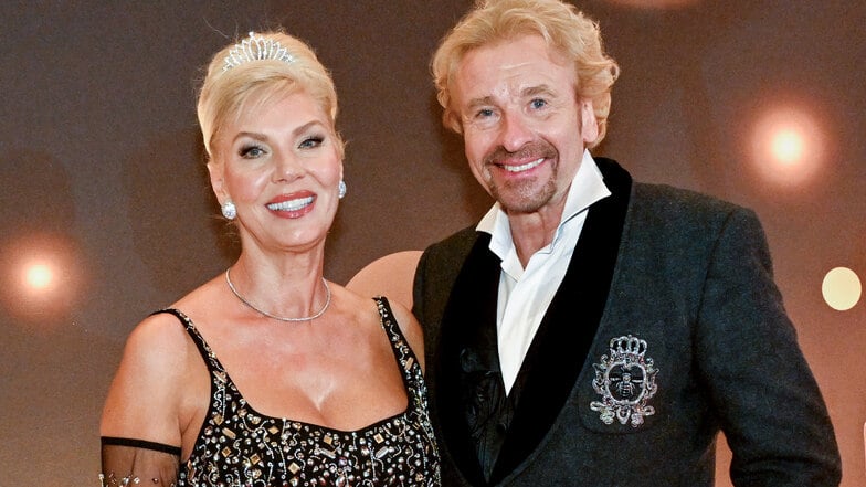 Thomas Gottschalk und Karina Mroß sind seit gut fünf Jahren ein Paar. Nun haben sie heimlich geheiratet.