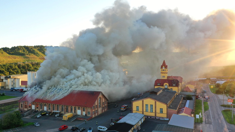 Großbrand auf Bergwerksgelände in Thüringen gelöscht