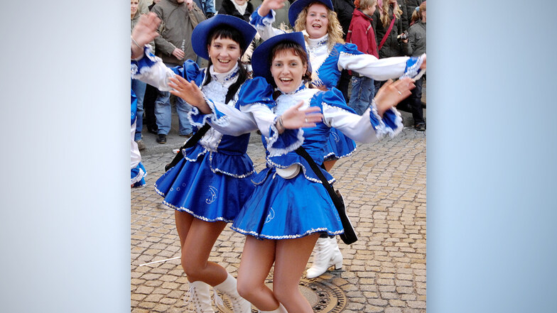Sonst ziehen sie in Radeburg beim Faschingsumzug durch die Straßen - dieses Jahr nun im Internet: die Folberner Karnevalisten.