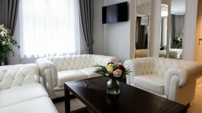 Die Zimmer und Apartments des Hauses sind im höchsten Standard ausgestattet und locken mit exquisitem Komfort.