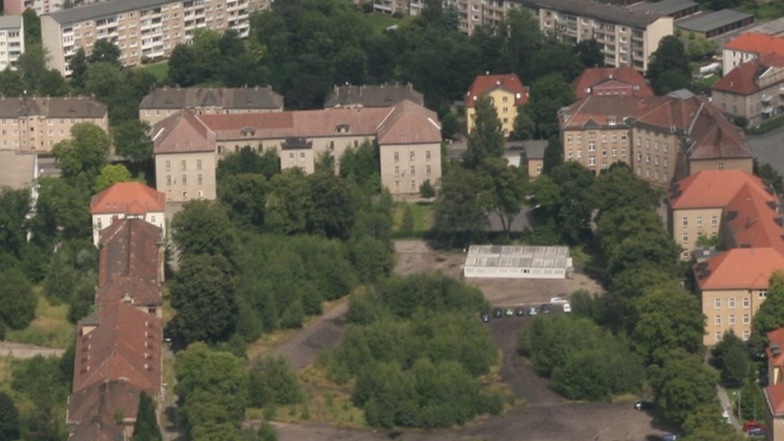 Die ehemalige Kaserne (Villingenring 2/Bildmitte) im ehemaligen Zittauer Armeegebiet könnte als erste fallen.