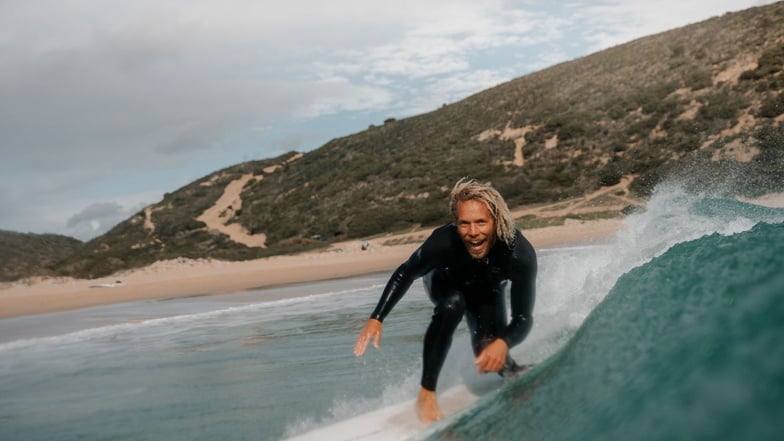 Eine von Tino Rischawys Leidenschaften ist das Surfen.