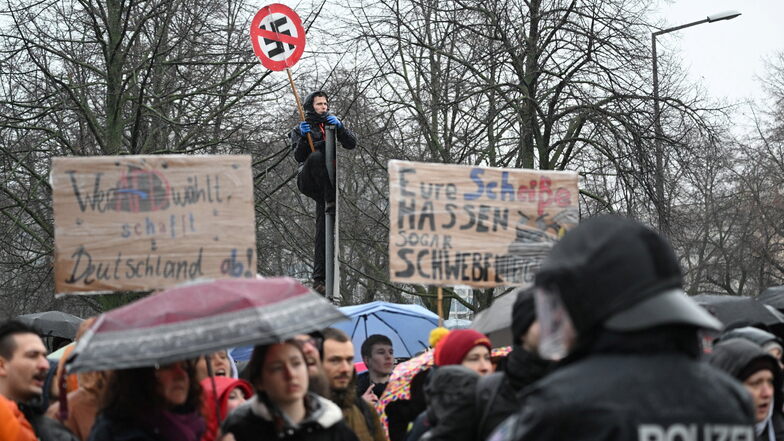 „Dass manche Leute das Gedenken an den 13. Februar für ihre Zwecke instrumentalisieren wollen, geht mir auf den Zeiger“: Protest am Sonntag gegen einen Aufmarsch von Rechtsextremen anlässlich des 79. Jahrestages der Zerstörung Dresdens.