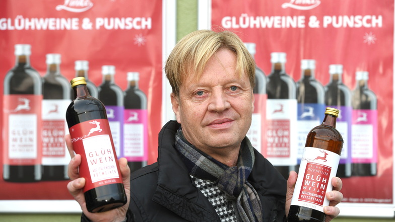 René Linke ist mit seinem Unternehmen als eines von drei in der Oberlausitz in Halle vertreten. Zum Sortiment gehören auch Glühweine und Punsch.