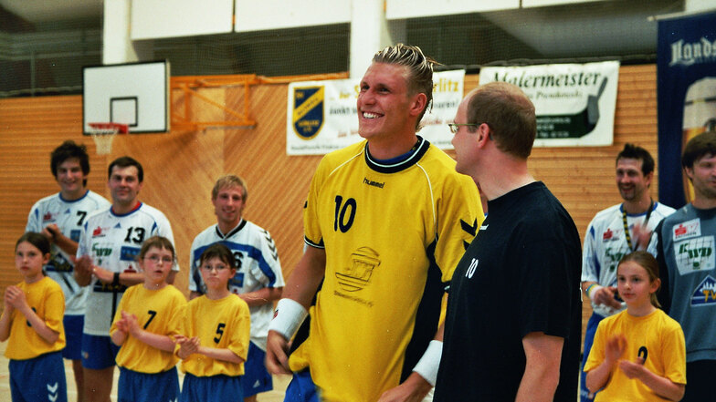 Handballweltmeister Lars Kaufmann im Trikot des SV Koweg Görlitz bei einem Freundschaftsspiel mit Concordia Delitzsch (2.BL), 2005