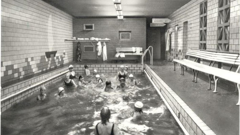Von 1966 bis 1990 wurde das Haus Bergland als Ferienheim genutzt. Das damals entstandene Schwimmbad existiert inzwischen nicht mehr.