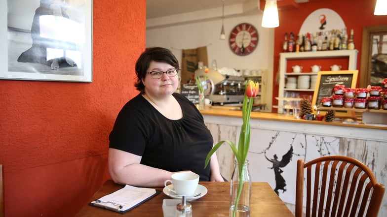 Mira Junge hat seit 2018 das Café Marie in Pulsnitz geführt. Jetzt schließt sie es. Am Sonntag ist letztmalig geöffnet.