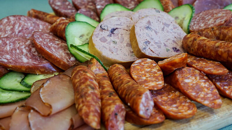 Eine größere Menge Wurst und Fleisch wurde am Dienstag in Bautzen gestohlen.