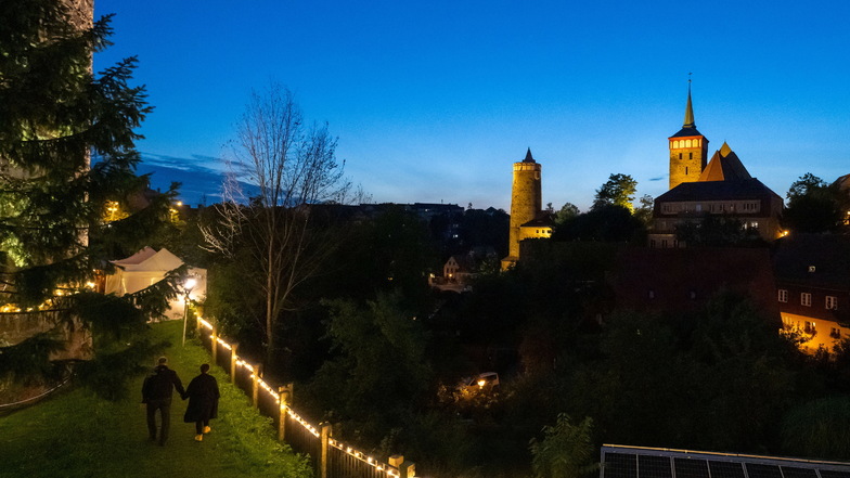 Zum Altstadtfestival wird die Stadt Bautzen alljährlich in ein besonderes Licht getaucht. 2024 findet es vom 30. August bis 1. September statt.