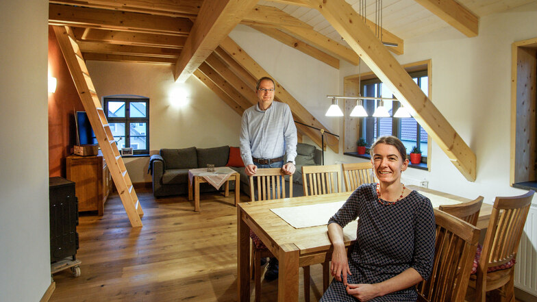 Eva-Maria und Heiko Proske haben im alten Gutshof in Doberschau vier Ferienwohnungen eingerichtet. Viele Arbeiten erledigten sie in Eigenleistung.