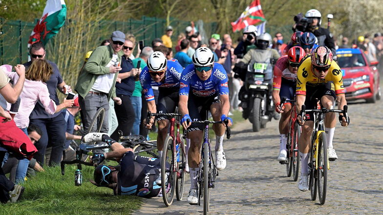 Der Sturz von John Degenkolb verhinderte einen zweiten Erfolg des deutschen Radrennfahrers in der Geschichte von Paris-Roubaix nach 2015.