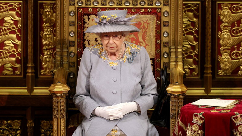 Die britische Königin Elizabeth II. hält eine Rede vom Thron im House of Lords.