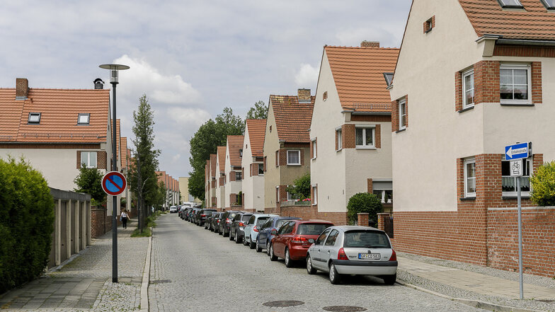 Die Einfamilien-Reihenhäuser im mittleren Teil der Görlitzer Frauenburgstraße werden von der Stadt als Scheunenviertel bezeichnet. Doch kaum jemand kann mit dem Begriff etwas anfangen.