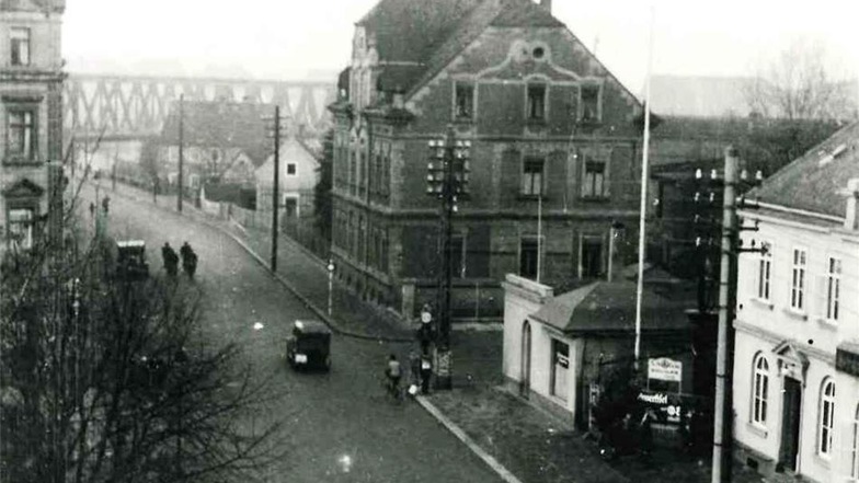 Ein historisches Foto zeigt das Haus im Jahr 1934 – damals war es noch Unternehmervilla.