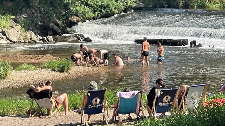 Fast schon ein echtes Flussbad: In der Neiße bei Rothenburg wird gern gebadet.