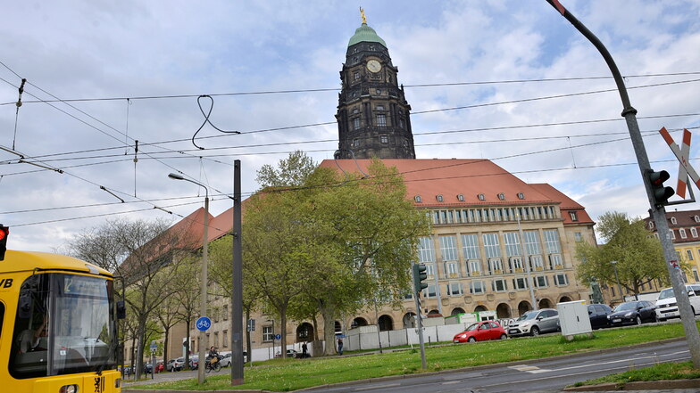 Der Zoff zwischen OB Dirk Hilbert (FDP) und Umweltbürgermeisterin Eva Jähnigen (Grüne) im Dresdner Rathaus wird immer bizarrer.