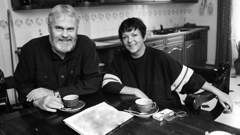 Gunther Emmerlich mit seiner Ehefrau in der Küche ihres Hauses, aufgenommen Anfang der 1990er-Jahre.
