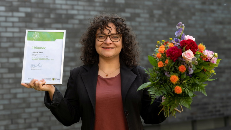 Juliette Beke, Gewinnerin des Nachhaltigkeitspreises, ist mit der Resonanz für ihren ersten müllfreien, nachhaltigen Friseursalon zufrieden.