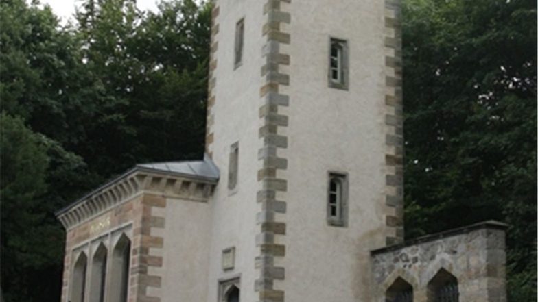 Der Eckige von Naundorf Der neun Meter hohe Turm Otto’s Eck wurde 1867 gebaut und 2007 wiedereröffnet.