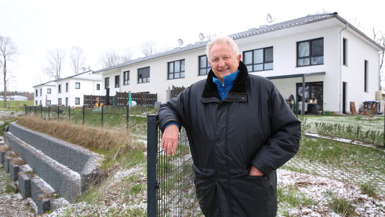 Ein Teil der geplanten Häuser des Wohnparks Stiftstraße in Großröhrsdorf ist fertiggestellt. Investor Gerald Holfert will sich jetzt allerdings aus dem Projekt zurückziehen.