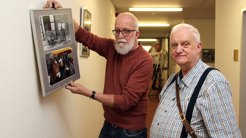 Andreas Meschke (l.) und Frank Pfropper bei der Fotoausstellung im Pirnaer Klinikum: Immer auf der Suche nach interessanten Gesichtern.