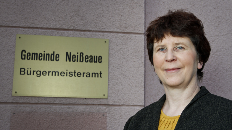 Vor sieben Jahren zog Evelin Bergmann als neue Bürgermeisterin in das Gemeindeamt in Groß Krauscha ein. Auch die nächsten sieben Jahre möchte  sie dort tätig sein und ihre Arbeit fortsetzen. 