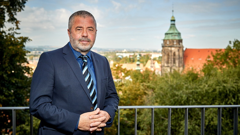 Michael Geisler (CDU) ist seit 1994 Landrat im Landkreis Sächsische Schweiz-Osterzgebirge. Am 12. Juni 2022 konnte der 61-Jährige die Wahl zum Landrat wieder für sich entscheiden