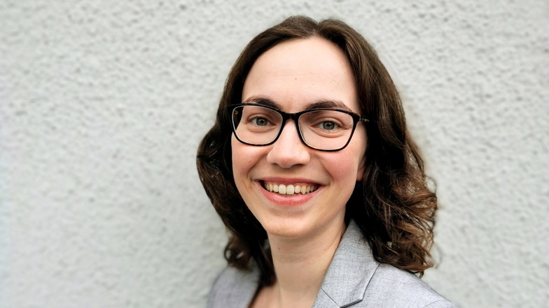 Sarah Günther wohnt mit ihrer Familie in Radeberg und ist neue Pressesprecherin der Stadt.
