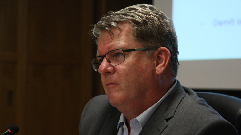 Dohnas Bürgermeister Ralf Müller (CDU) sieht sich Vorwürfen und Aggressionen ausgesetzt.