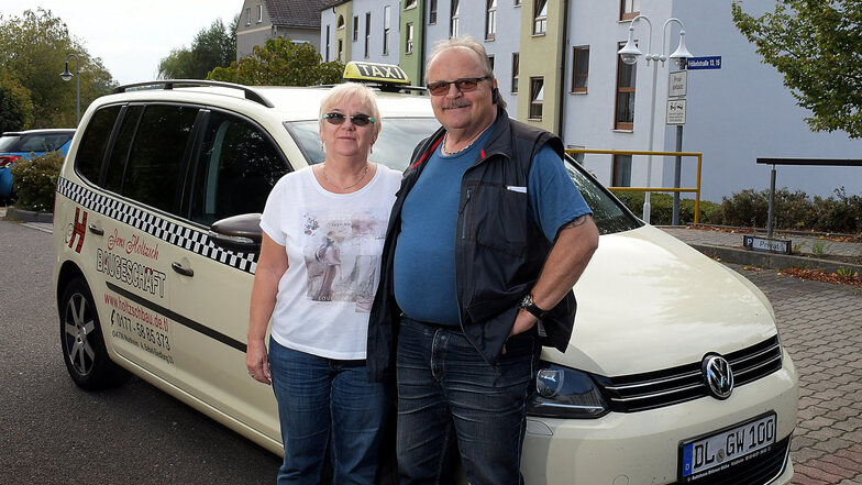 Gert Wegscheider und seine Frau Irene leiten das letzte Taxi-Unternehmen in Waldheim. Im Februar gehen sie in den wohlverdienten Ruhestand.