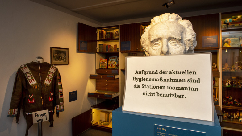 Monitore und Stationen zum Anfassen müssen im Karl-May-Museum noch gesperrt bleiben.