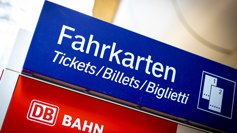 Die Deutsche Bahn will ihr Fernverkehrsangebot auf der sogenannten Saaletalstrecke zwischen Leipzig, Jena und Nürnberg erweitern.