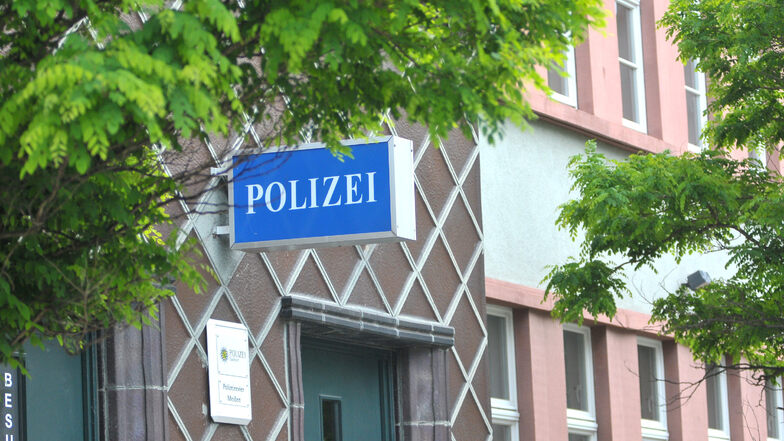 Was ist los im Polizeirevier Meißen? Diese Frage stellt sich nach der Verhandlung am Donnerstag am Meißner Amtsgericht, in der ein Polizist wegen Bestechung zu einer Haftstrafe auf Bewährung verurteilt wurde.