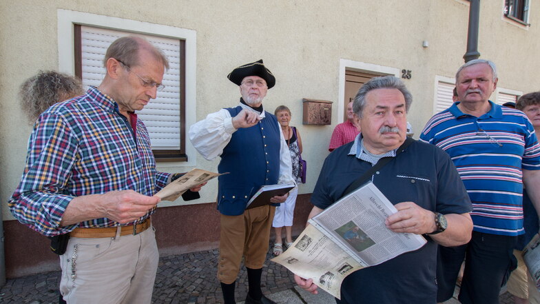 Die Gäste der Biertour durch Waldheim erfahren jede Menge über die Braukunst. Stadtführer Albrecht Bergmann war im historischen Kostüm unterwegs.