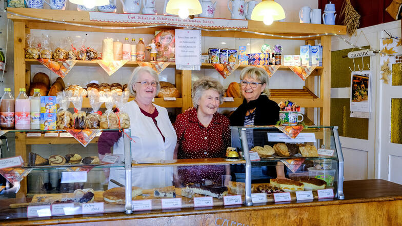 Drei Frauen vom Fach: Hildegard Nestler, Gisela Gellermann und Sigrid Scherr (von links) haben die Bäckerei in Altkötzschenbroda geprägt.