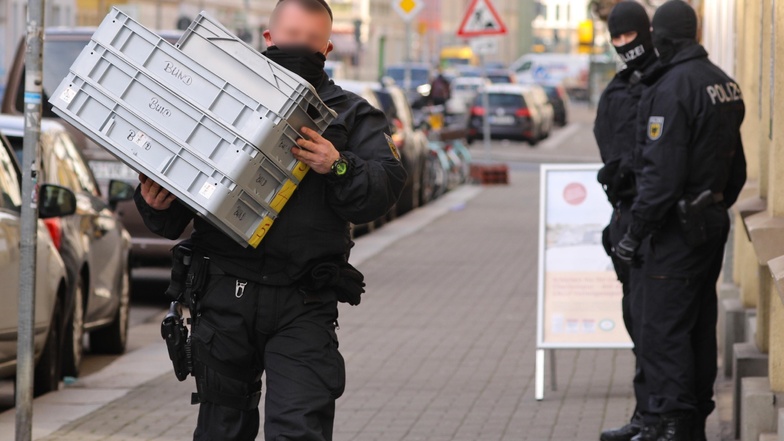Bundespolizei durchsucht zwei Dresdner Häuser von Graffiti-Sprayern