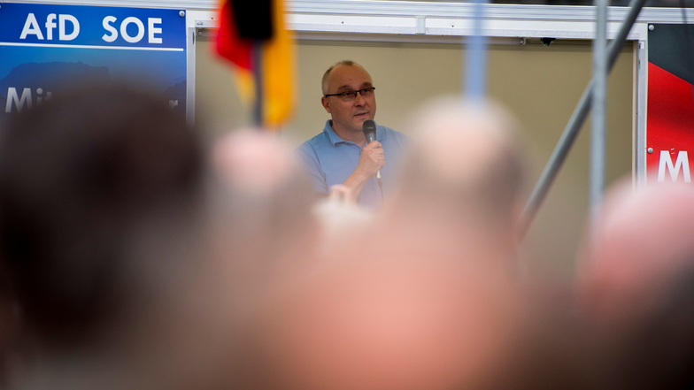 Der frühere AfD-Bundestagsabgeordnete Jens Maier auf einer gemeinsamen Kundgebung von Pegida und AfD im Juni 2017.
