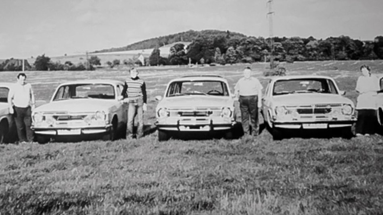 Die Wolgaflotte war zu DDR-Zeiten im Taxibetrieb unterwegs. Kurz nach der politischen Wende stellte die Firma den Taxibetrieb ein.
